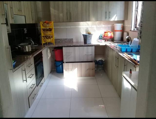 7 BEDROOM HOUSE FOR SALE IN CRAIGIEBURN